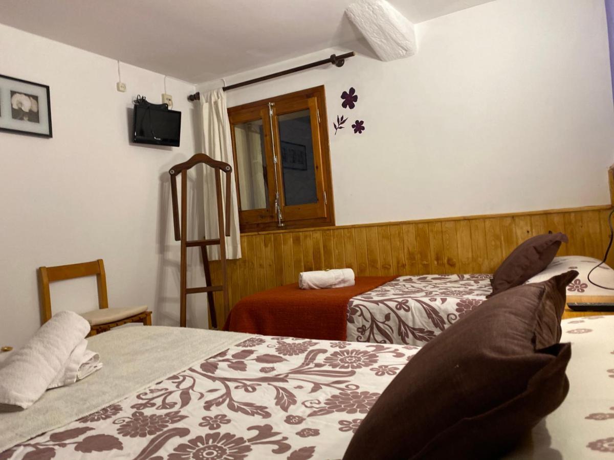 Hostal La Cuineta De Cal Triuet Gósol Esterno foto