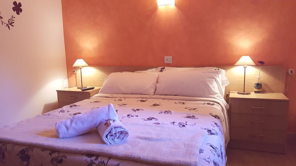 Hostal La Cuineta De Cal Triuet Gósol Esterno foto